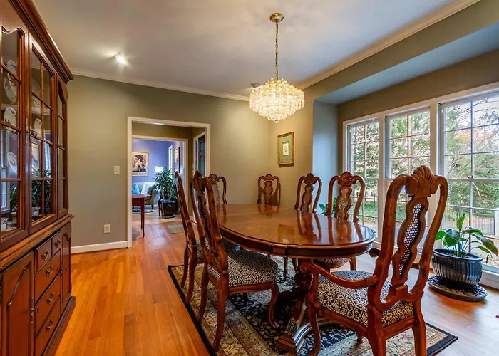 Cozy With Bbq Near Arts & Dining Hotspots Winston-Salem
