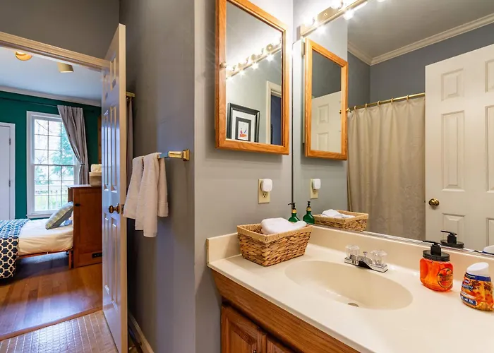 Holiday home Cozy With Bbq Near Arts & Dining Hotspots Winston-Salem